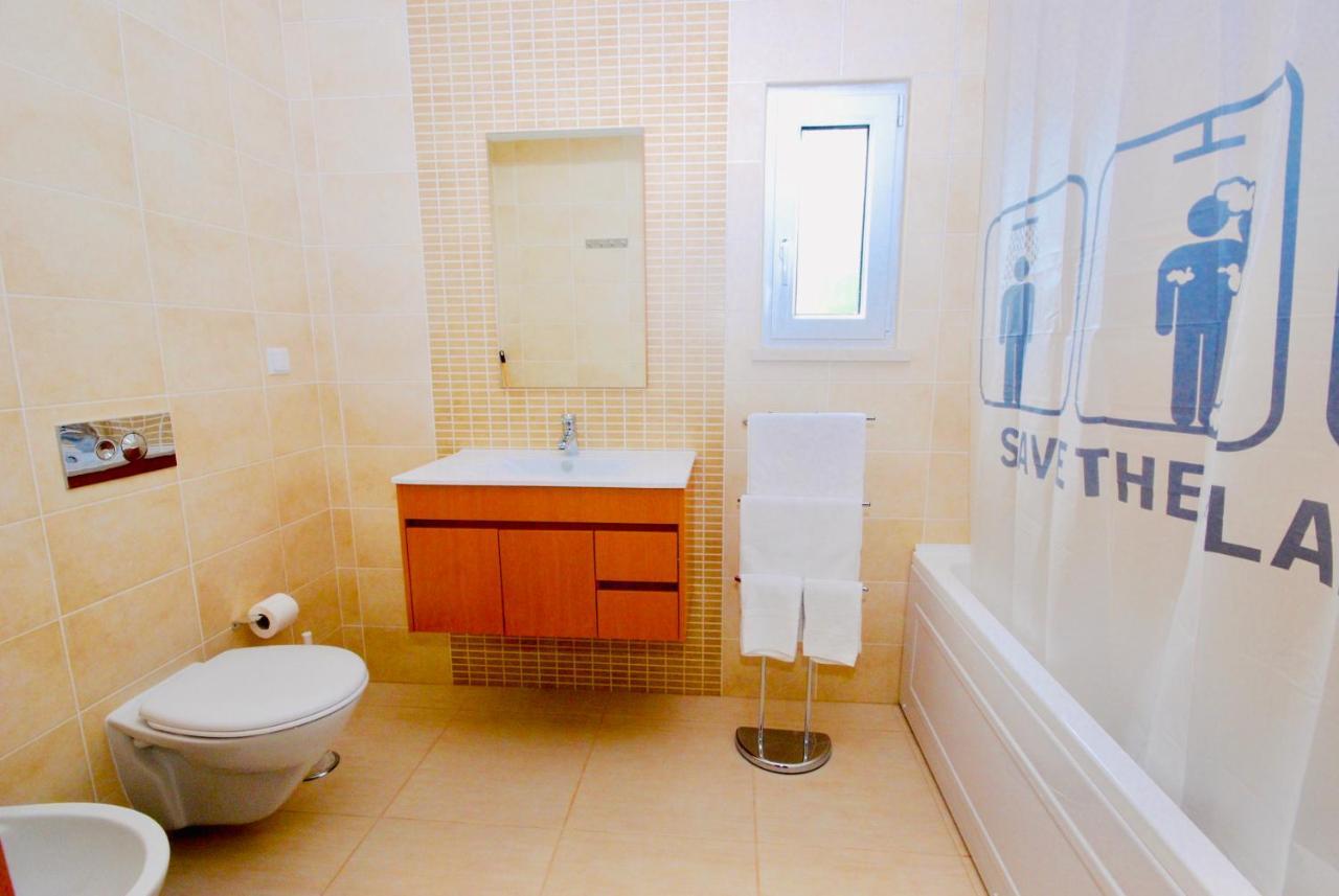 Marta Apartment - Balcony, Patio, Pool Ferrel  Bagian luar foto